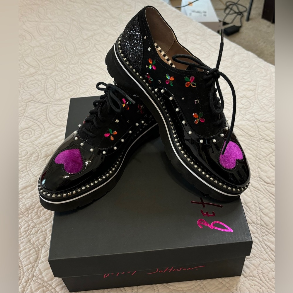 Betsy Johnson Women’s Fantastic Lace-up Loafers Sz 8